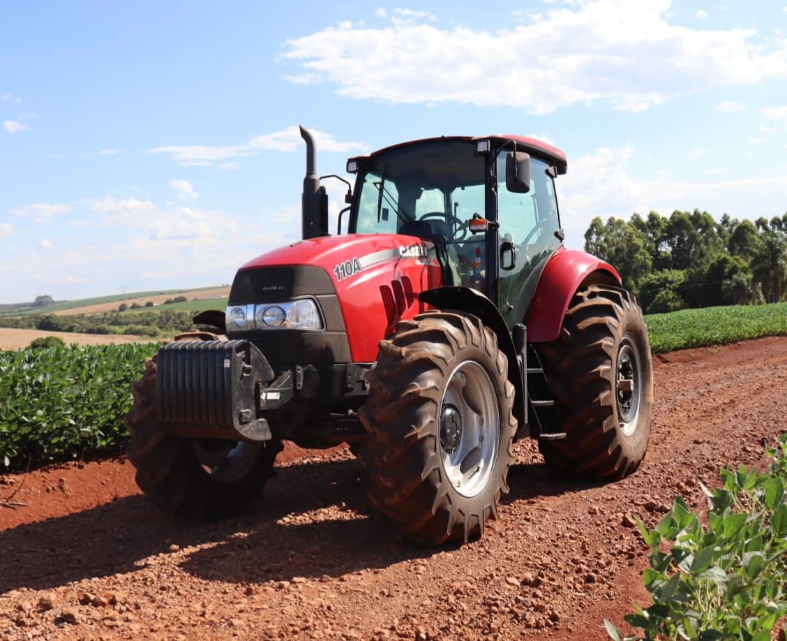 Trator Cabinado Case Farmall 110